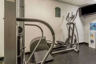 هتل Quality Inn Hyde Park   Poughkeepsie North