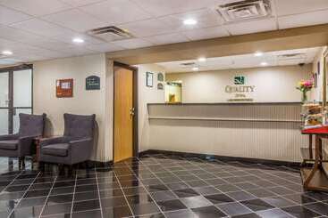 هتل Quality Inn Hyde Park   Poughkeepsie North