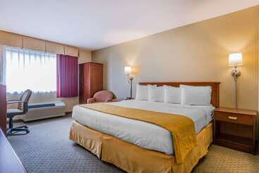 هتل Quality Inn Hyde Park   Poughkeepsie North