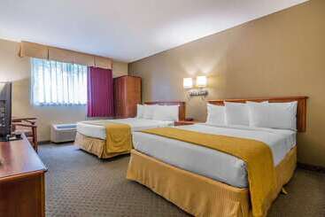هتل Quality Inn Hyde Park   Poughkeepsie North