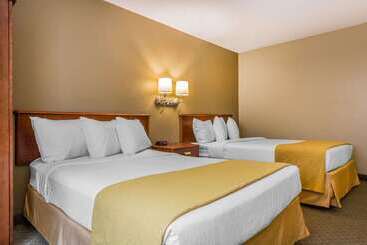 هتل Quality Inn Hyde Park   Poughkeepsie North