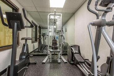 هتل Quality Inn Hyde Park   Poughkeepsie North