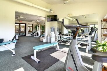 هتل Roosevelt Inn And Suites Saratoga Springs