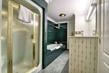 هتل Roosevelt Inn And Suites Saratoga Springs