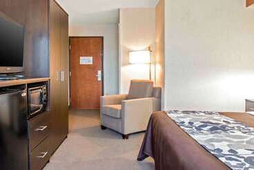 هتل Sleep Inn & Suites