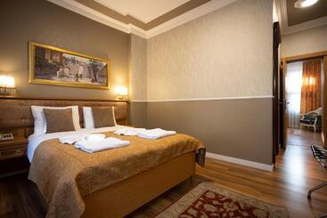 Hotel Tashkonak Studio Suites