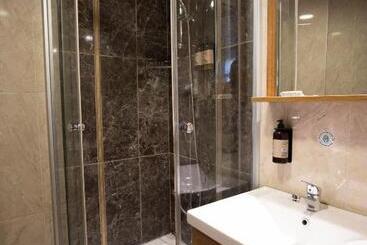 هتل Tashkonak Studio Suites