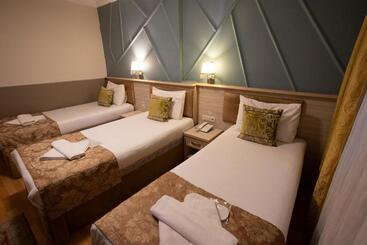 هتل Tashkonak Studio Suites