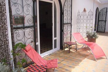هتل Villa Daba