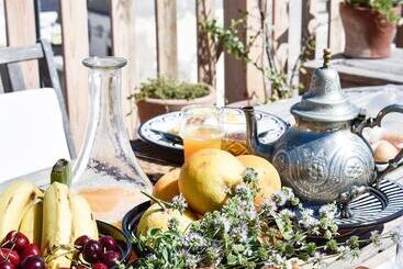 Riad Lyonmogador