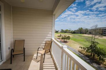 Barefoot Resort & Yacht Club