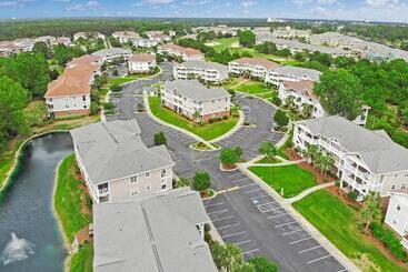 Barefoot Resort & Yacht Club