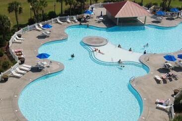 Barefoot Resort & Yacht Club