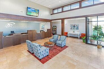 Barefoot Resort & Yacht Club