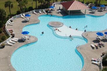 Barefoot Resort & Yacht Club