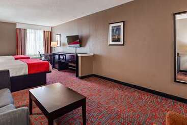 هتل Best Western Airport Inn & Suites