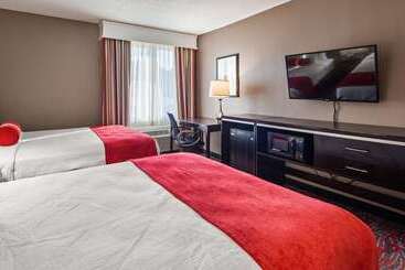 هتل Best Western Airport Inn & Suites
