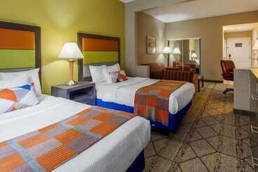 هتل Best Western Plus Newport News