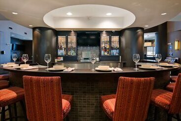 هتل Best Western Premier Freeport Inn Calgary Airport