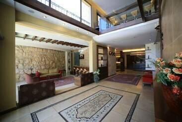 هتل Canari De Byblos