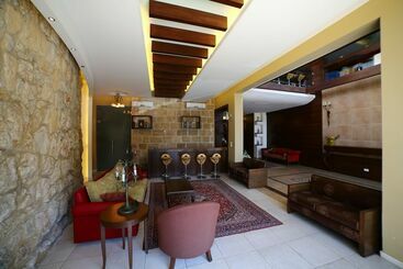 هتل Canari De Byblos