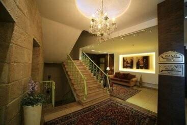 هتل Canari De Byblos