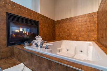 هتل Comfort Inn & Suites