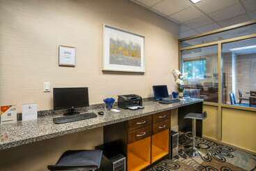 هتل Comfort Inn & Suites