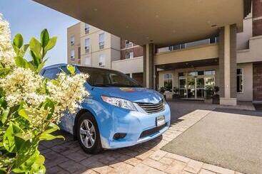 هتل Comfort Inn & Suites
