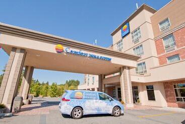 هتل Comfort Inn & Suites
