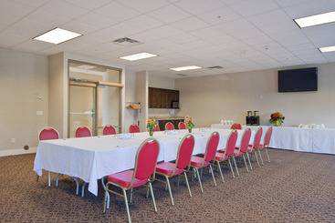 هتل Comfort Inn & Suites