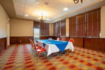 هتل Comfort Inn & Suites