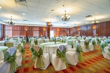 هتل Comfort Inn & Suites