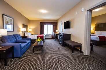 هتل Comfort Suites Kelowna