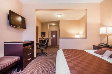 هتل Comfort Suites Kelowna