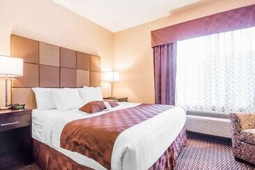هتل Comfort Suites Kelowna