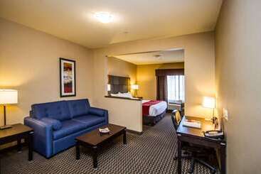 هتل Comfort Suites Kelowna
