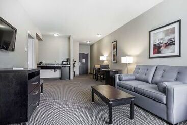 هتل Comfort Suites Kelowna