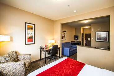 هتل Comfort Suites Kelowna