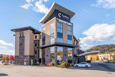 هتل Comfort Suites Kelowna