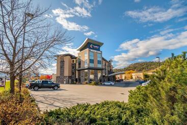 هتل Comfort Suites Kelowna