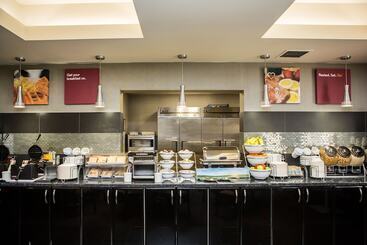 هتل Comfort Suites Kelowna