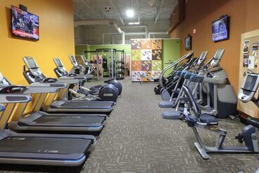هتل Comfort Suites Kelowna