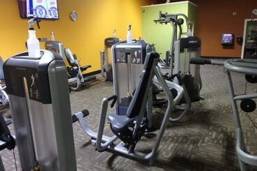 هتل Comfort Suites Kelowna