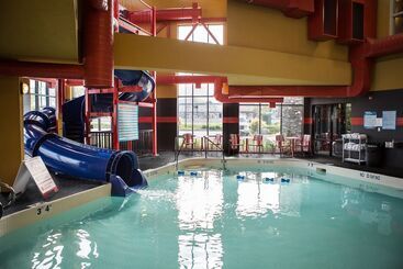 هتل Comfort Suites Kelowna