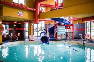 هتل Comfort Suites Kelowna