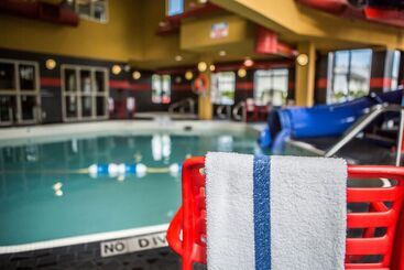 هتل Comfort Suites Kelowna