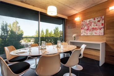 Отель Costa Colonia  Riverside Boutique
