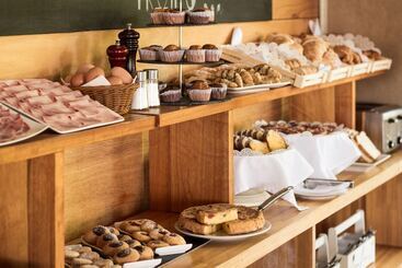 Отель Costa Colonia  Riverside Boutique