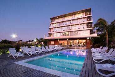 Отель Costa Colonia  Riverside Boutique